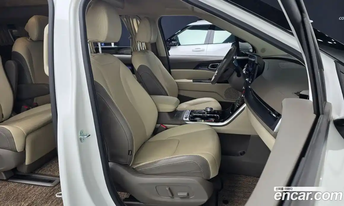 Kia Carnival 2023 3.5 автомат (гидро), фото 10