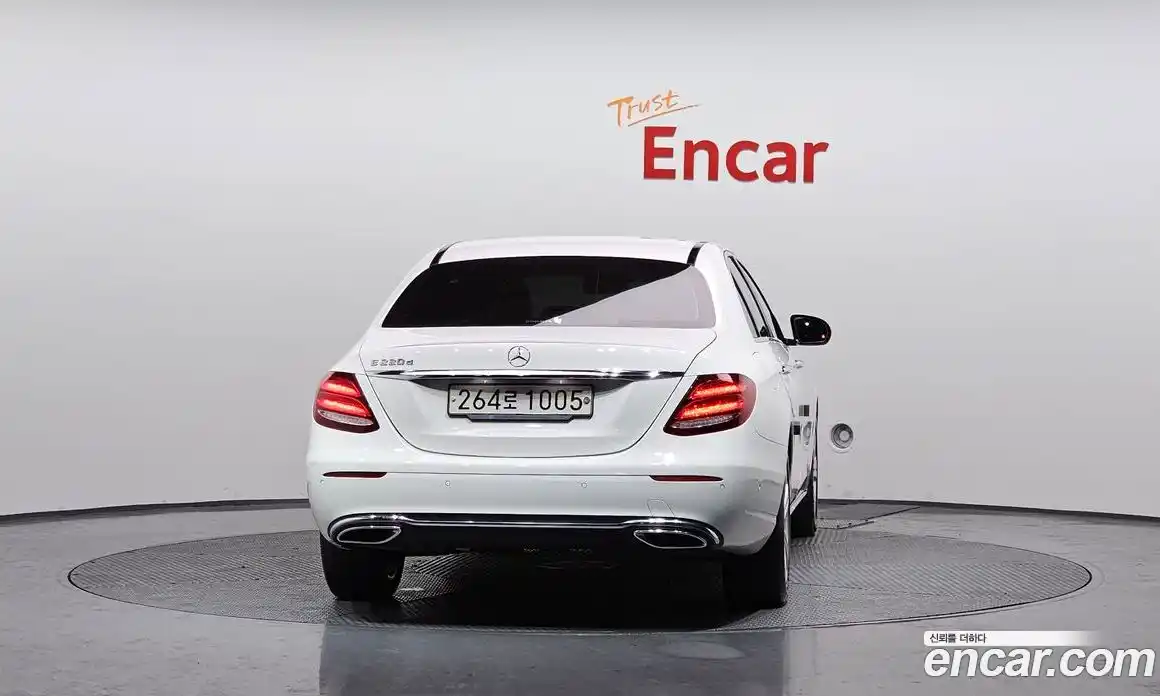 Mercedes-Benz E-Class 2018 1.9 автомат (гидро), фото 4