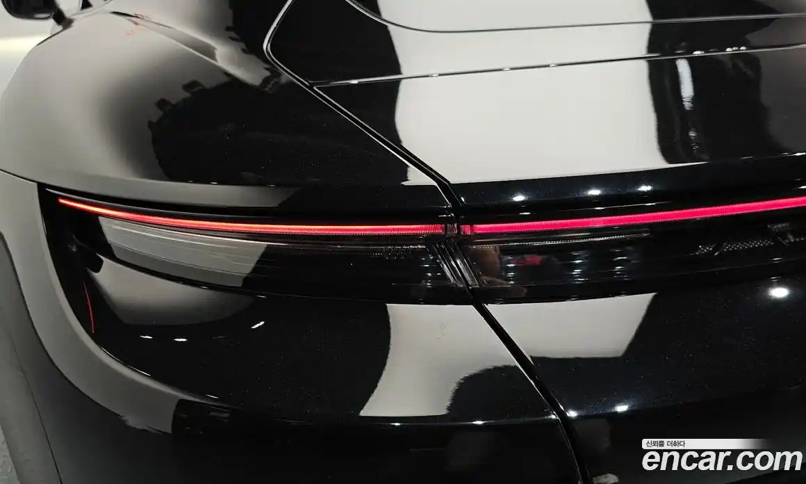 Porsche Taycan 2022 0.1 автомат (гидро), фото 9