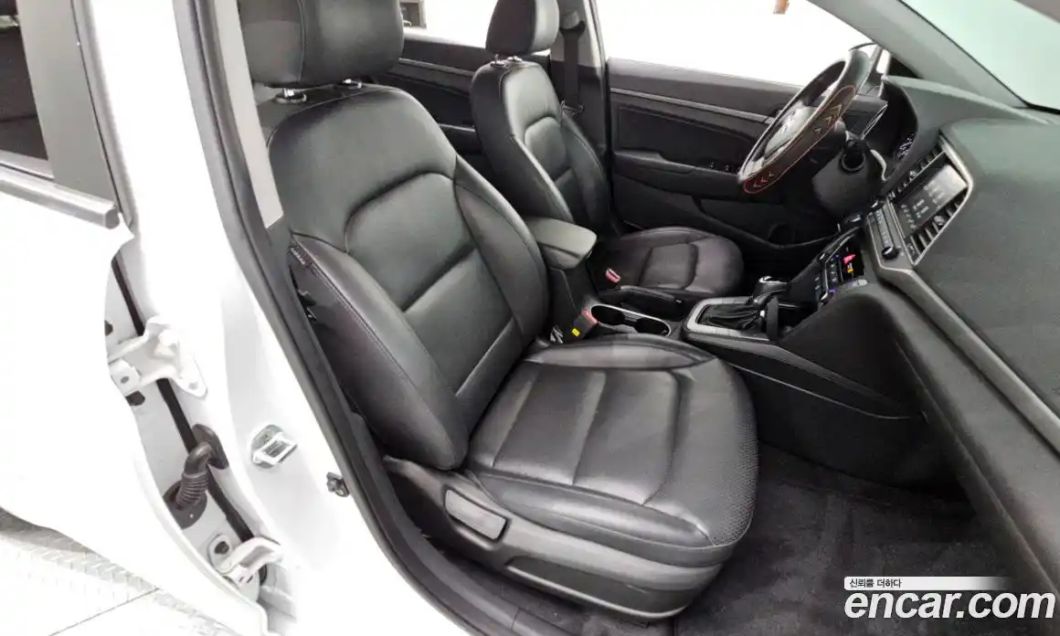 Hyundai Avante 2018 1.6 автомат (гидро), фото 25