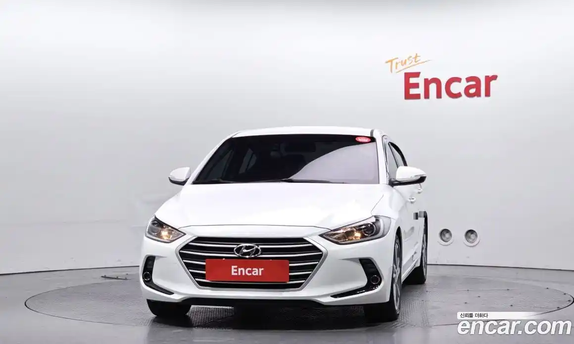 Hyundai Avante 2018 1.6 автомат (гидро), фото 3