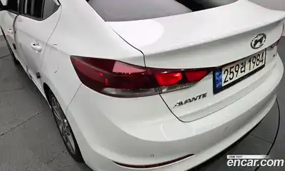 Hyundai Avante 2018 1.6 автомат (гидро), миниатюра 9