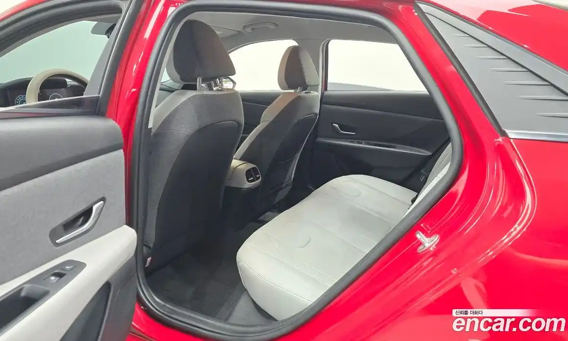Hyundai Avante 2021 1.6 автомат (гидро), фото 16
