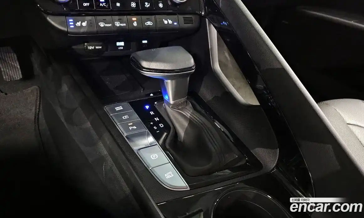 Hyundai Avante 2024 1.6 автомат (гидро), фото 12