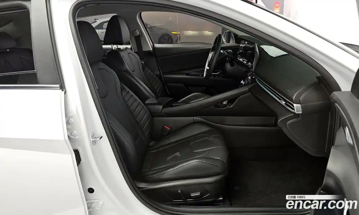 Hyundai Avante 2024 1.6 автомат (гидро), фото 13