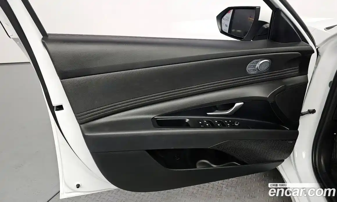 Hyundai Avante 2024 1.6 автомат (гидро), фото 14