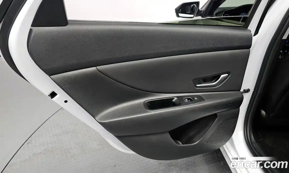 Hyundai Avante 2024 1.6 автомат (гидро), фото 15