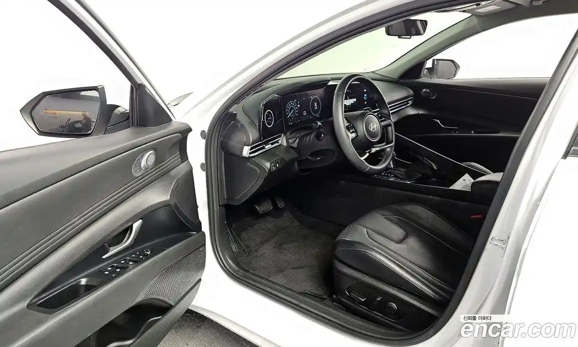 Hyundai Avante 2024 1.6 автомат (гидро), фото 17