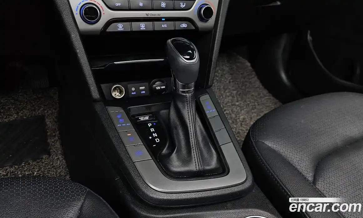Hyundai Avante 2018 1.6 автомат (гидро), фото 12