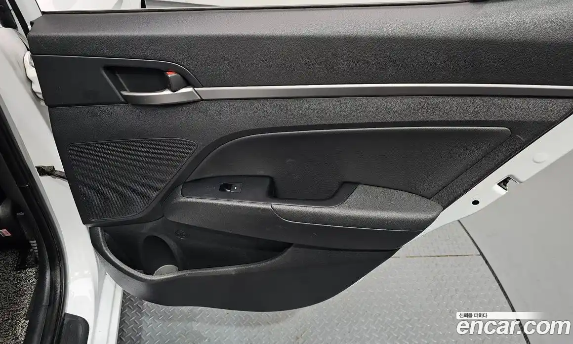 Hyundai Avante 2018 1.6 автомат (гидро), фото 15