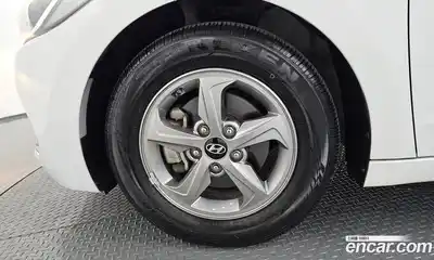 Hyundai Avante 2018 1.6 автомат (гидро), миниатюра 5