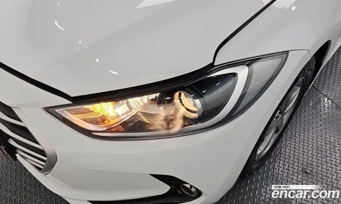 Hyundai Avante 2018 1.6 автомат (гидро), фото 8