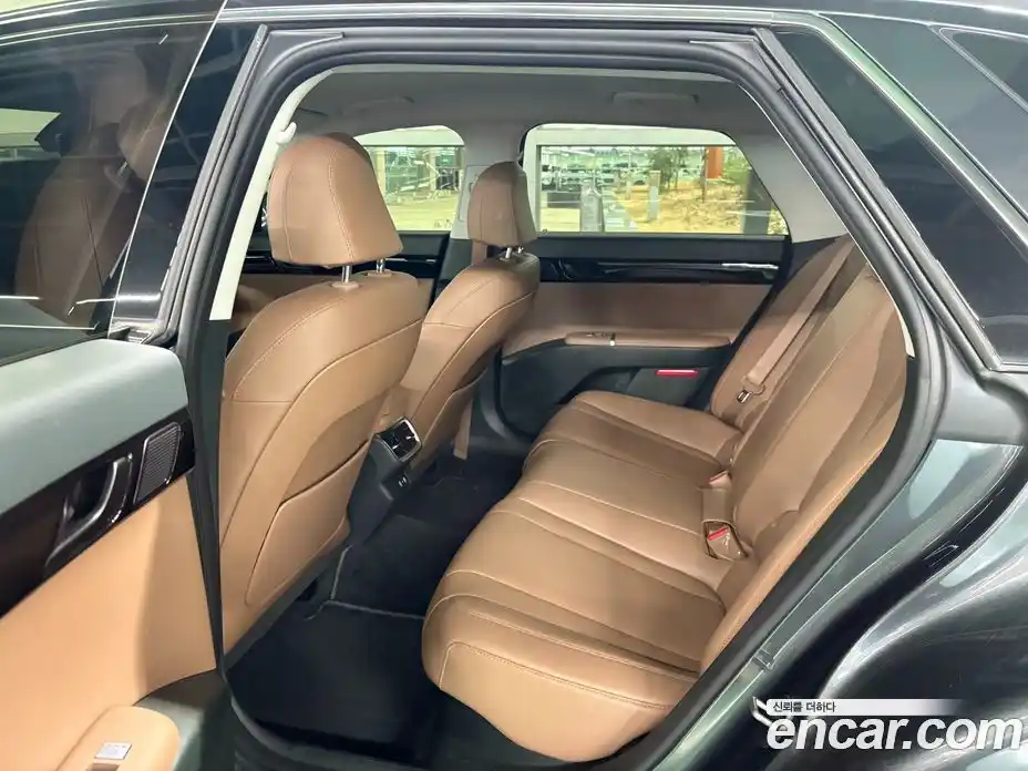 Hyundai Grandeur 2023 1.6 автомат (гидро), фото 17