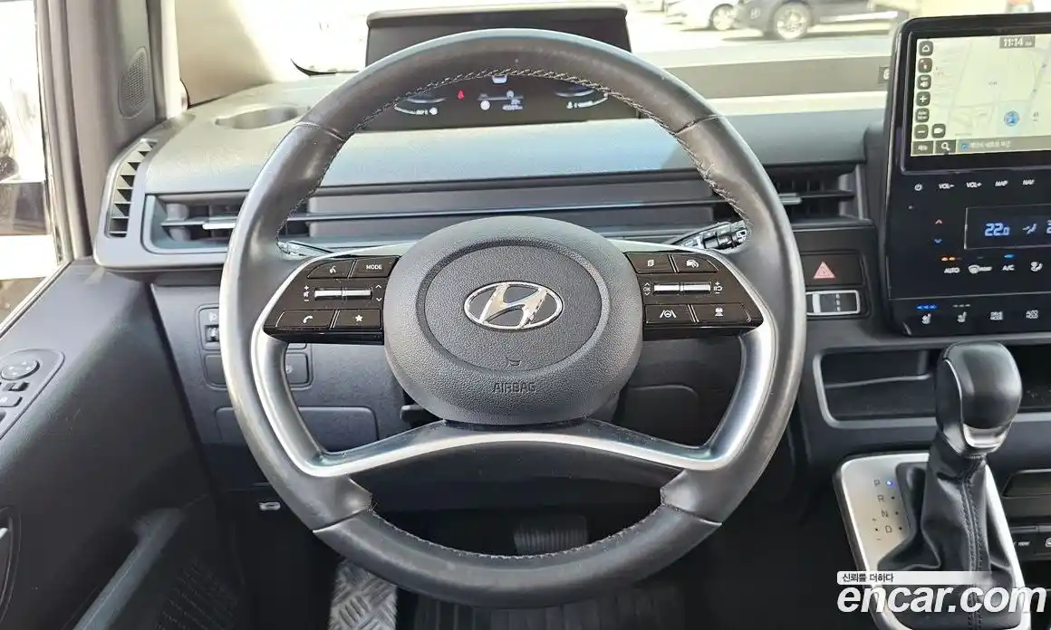 Hyundai Staria 2023 2.2 автомат (гидро), фото 13