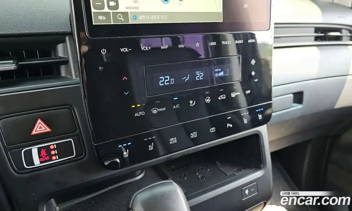 Hyundai Staria 2023 2.2 автомат (гидро), фото 15