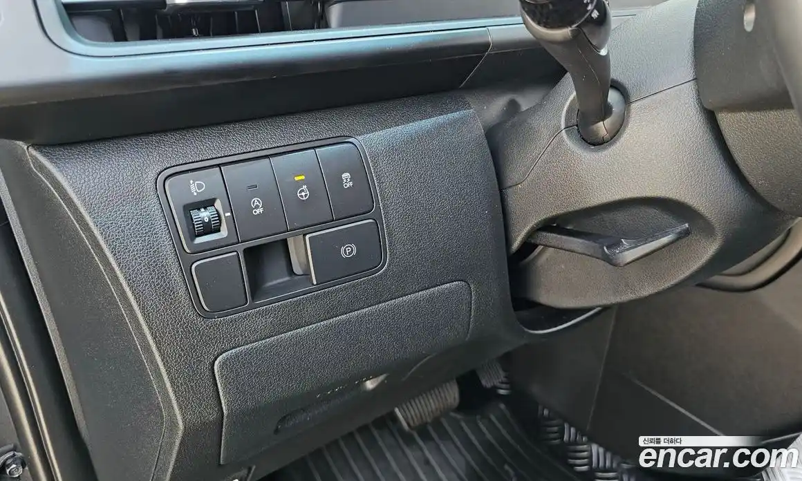 Hyundai Staria 2023 2.2 автомат (гидро), фото 17