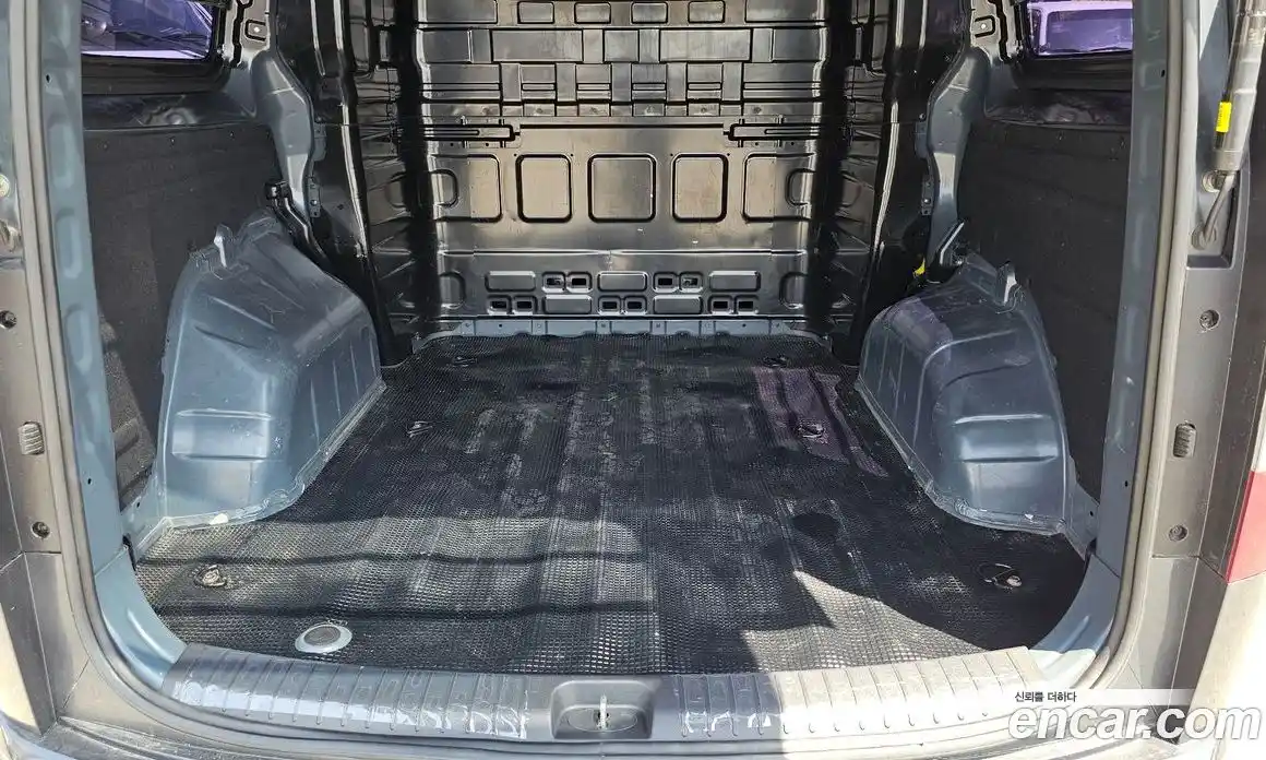 Hyundai Staria 2023 2.2 автомат (гидро), фото 20