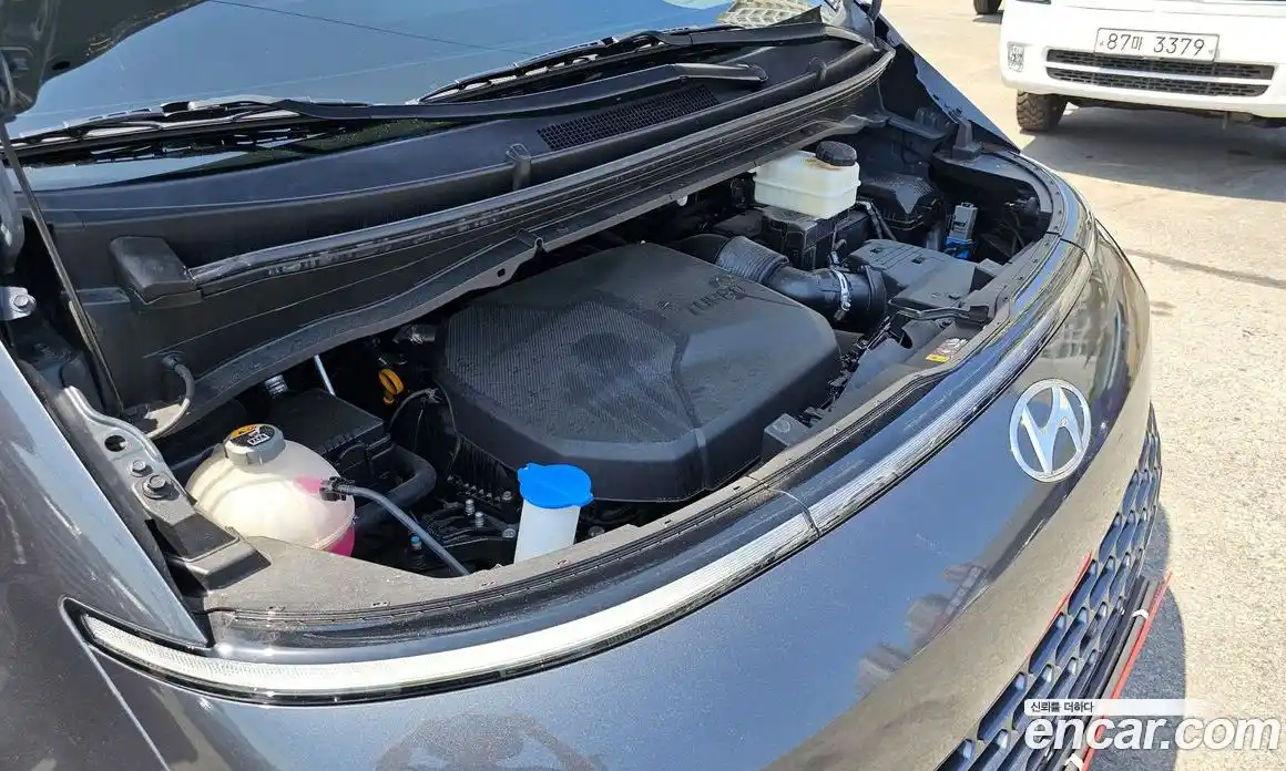 Hyundai Staria 2023 2.2 автомат (гидро), фото 6
