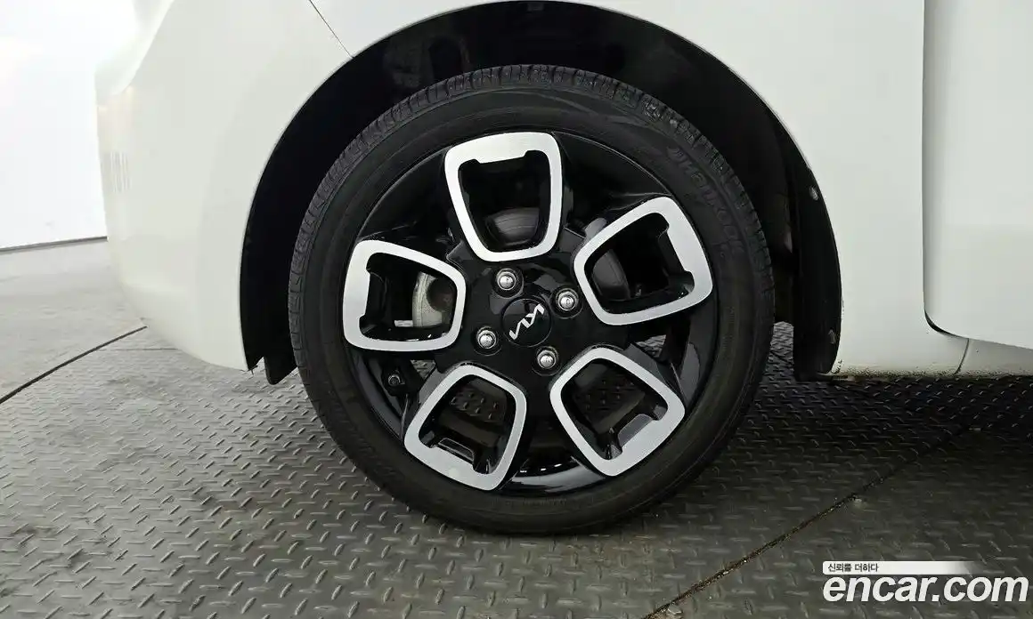 Kia Ray 2022 1.0 автомат (гидро), фото 5