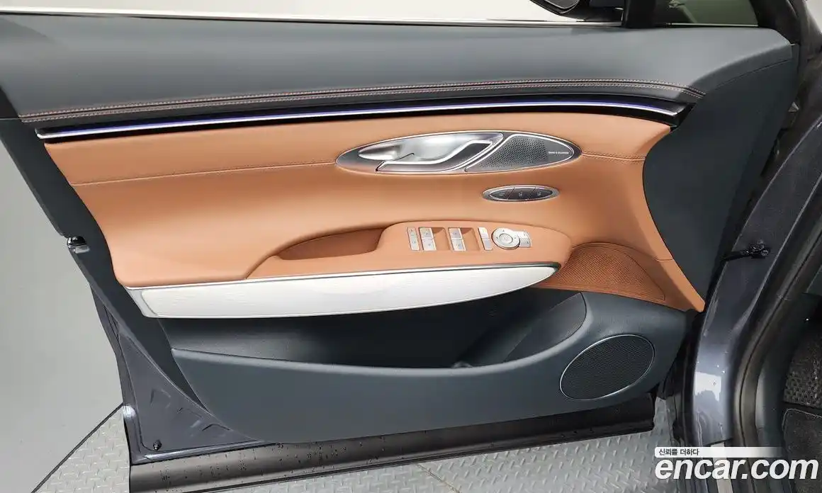 Genesis GV70 2025 2.5 автомат (гидро), фото 14