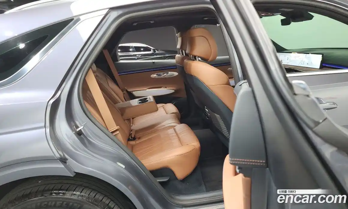 Genesis GV70 2025 2.5 автомат (гидро), фото 17