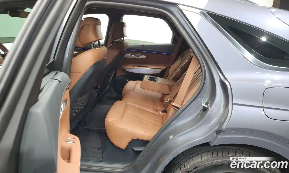 Genesis GV70 2025 2.5 автомат (гидро), фото 18