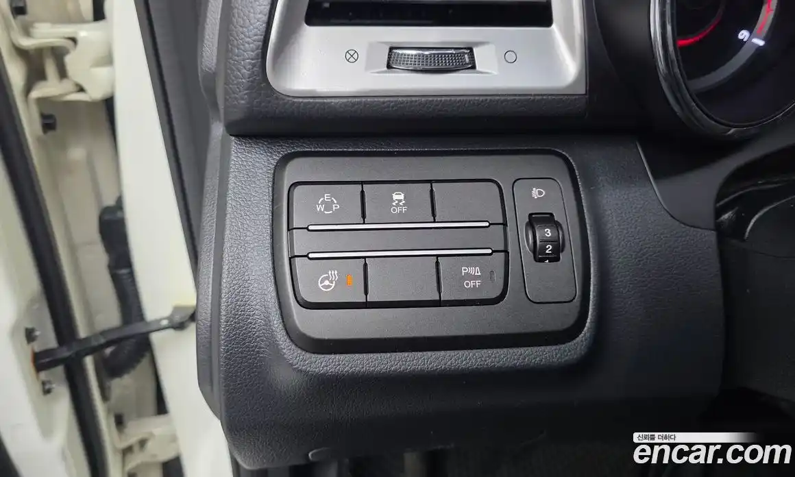 SsangYong TIBOLI 2015 1.6 автомат (гидро), фото 13