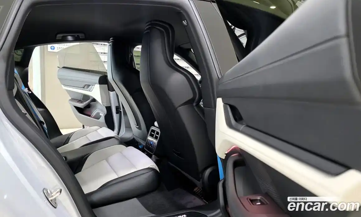 Porsche Taycan 2026 0.1 автомат (гидро), фото 11
