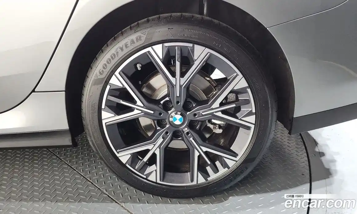 BMW 2 серия 2025 2.0 автомат (гидро), фото 7