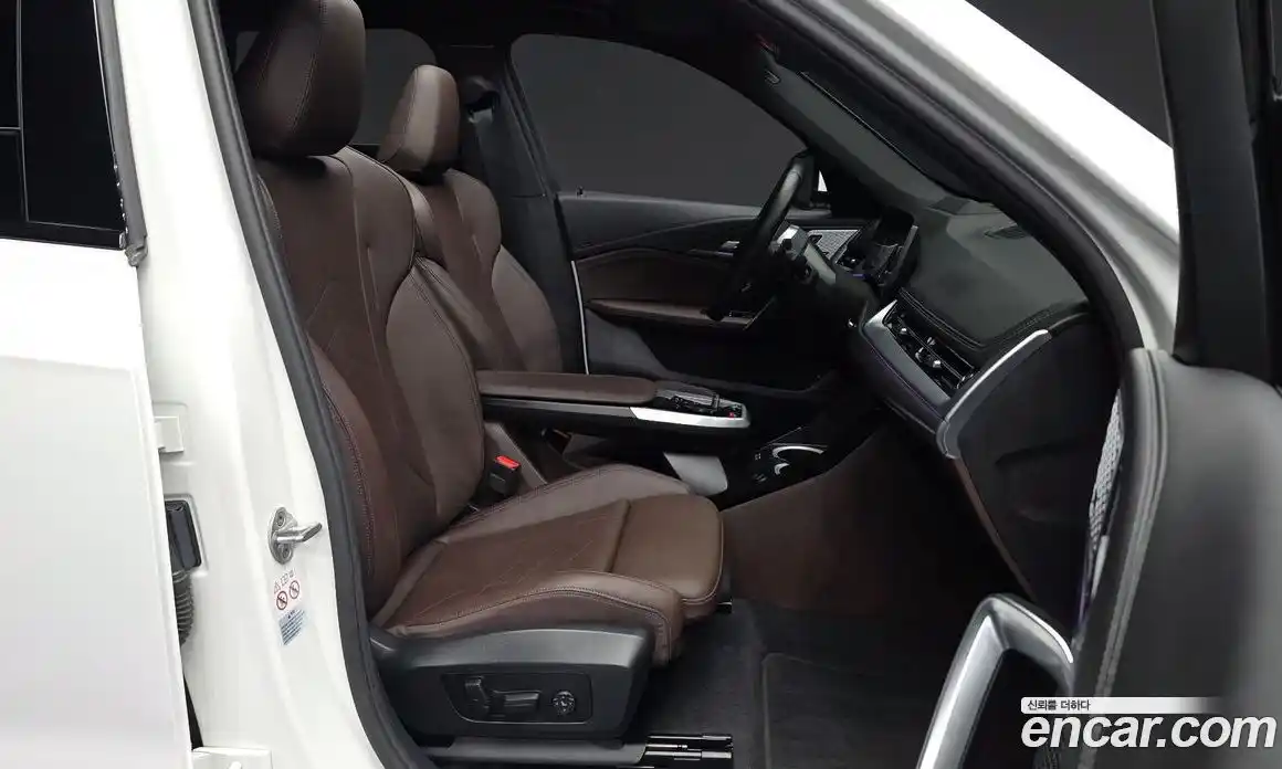BMW X1 2023 2.0 автомат (гидро), фото 11