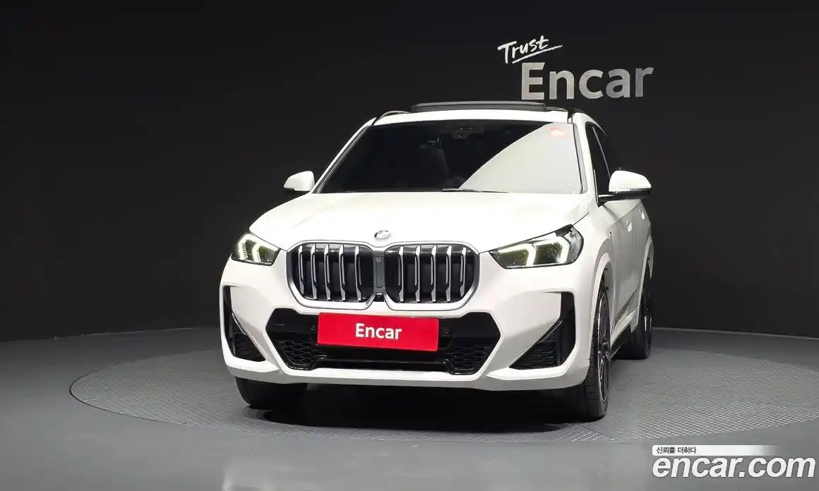 BMW X1 2023 2.0 автомат (гидро), фото 3