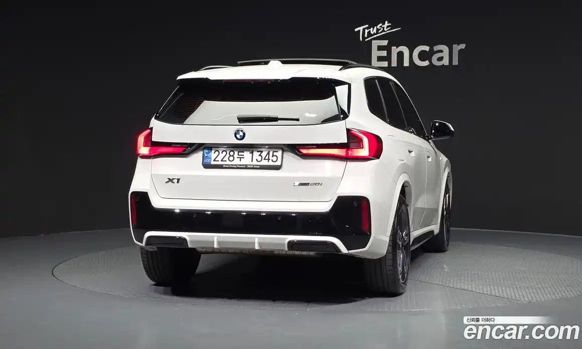 BMW X1 2023 2.0 автомат (гидро), фото 4