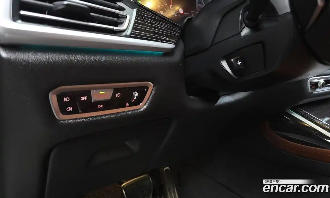 BMW X7 2021 3.0 автомат (гидро), фото 28