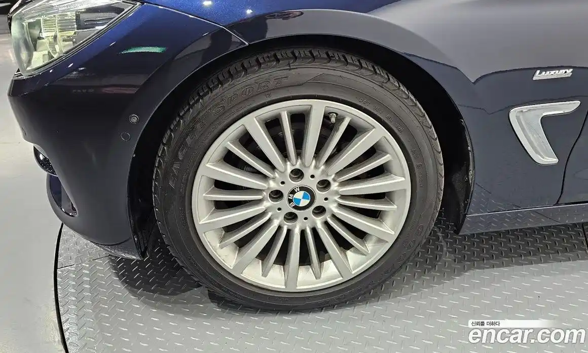 BMW 3 серия 2018 2.0 автомат (гидро), фото 5