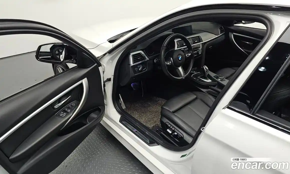 BMW 3 серия 2018 2.0 автомат (гидро), фото 12