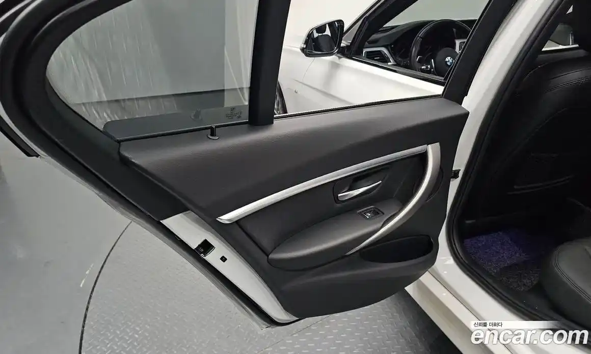 BMW 3 серия 2018 2.0 автомат (гидро), фото 14