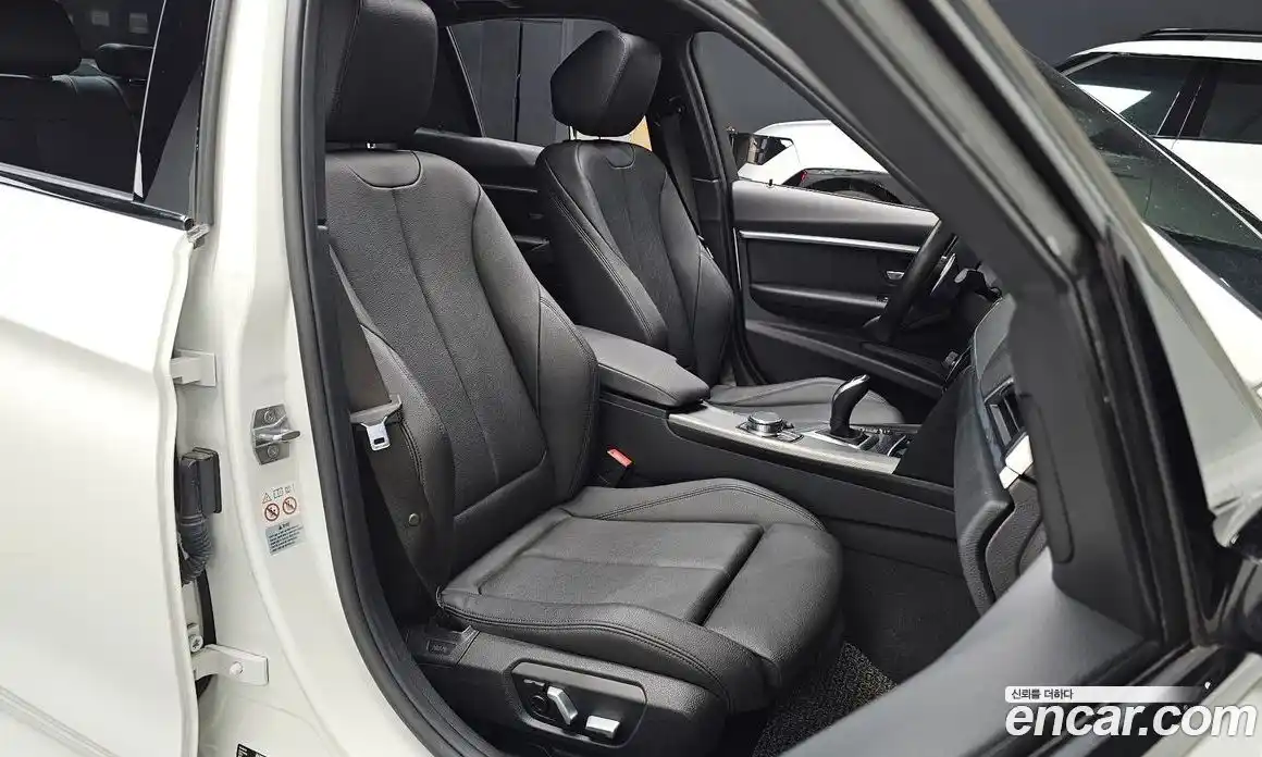 BMW 3 серия 2018 2.0 автомат (гидро), фото 15