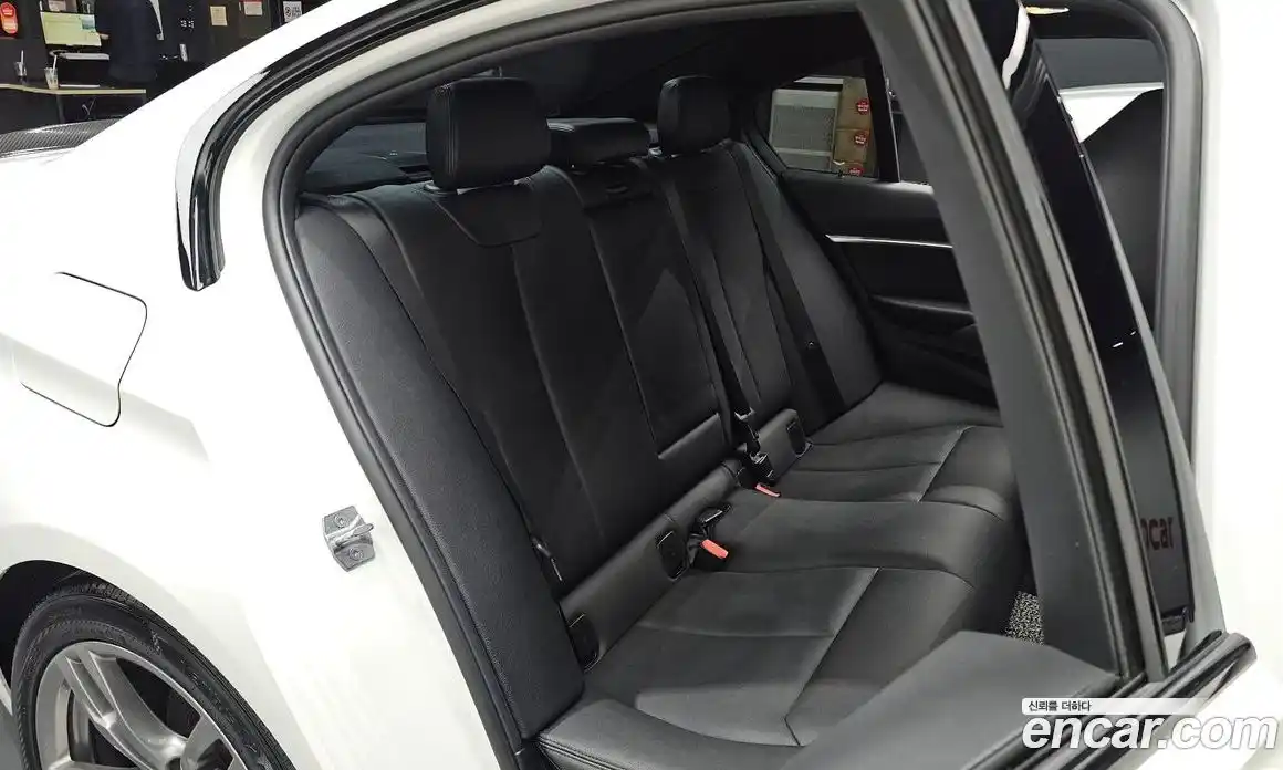 BMW 3 серия 2018 2.0 автомат (гидро), фото 17