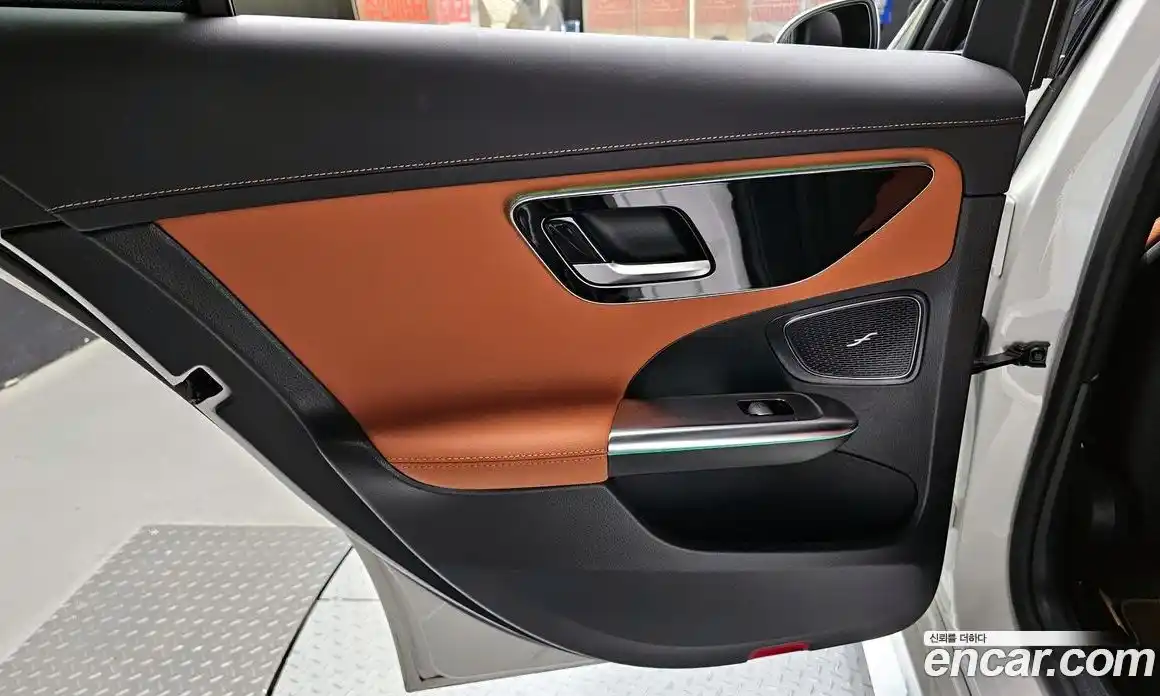 Mercedes-Benz C-Class 2023 2.0 гидро, фото 15