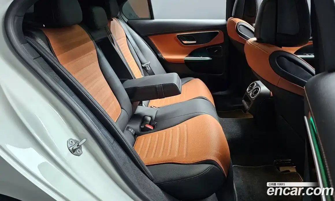 Mercedes-Benz C-Class 2023 2.0 гидро, фото 16