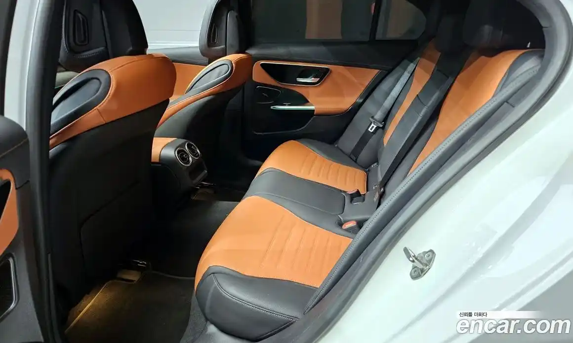Mercedes-Benz C-Class 2023 2.0 гидро, фото 18