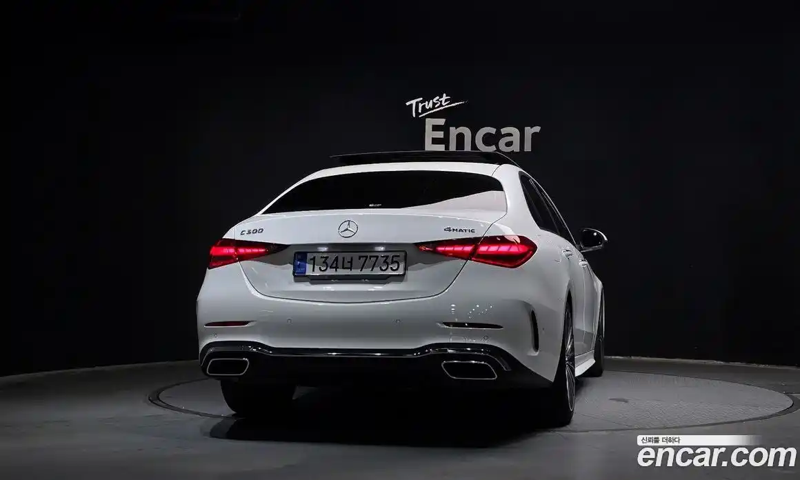 Mercedes-Benz C-Class 2023 2.0 гидро, фото 4