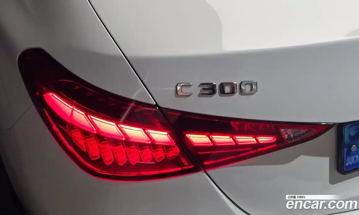 Mercedes-Benz C-Class 2023 2.0 гидро, фото 9
