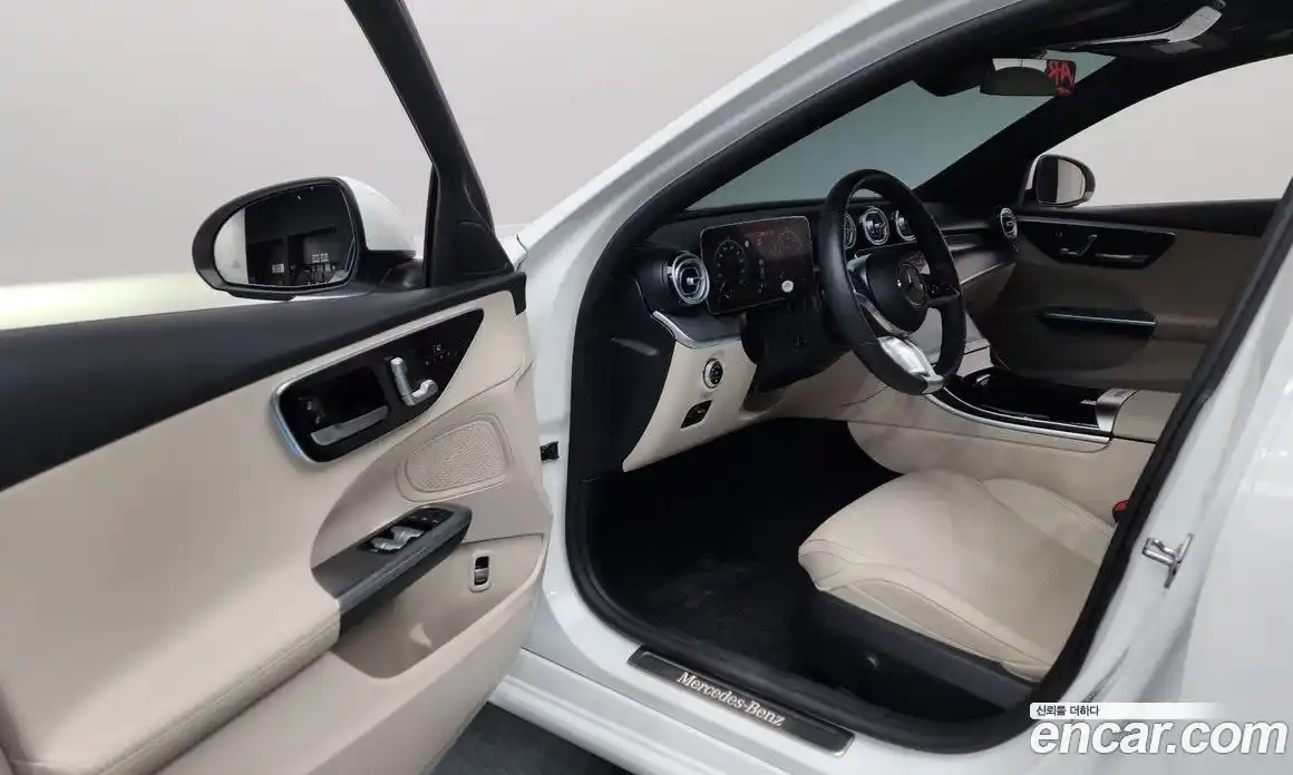 Mercedes-Benz C-Class 2023 2.0 гидро, фото 13