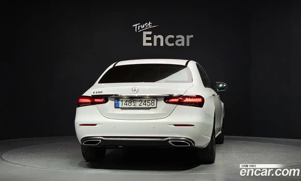 Mercedes-Benz E-Class 2021 2.0 автомат (гидро), фото 4