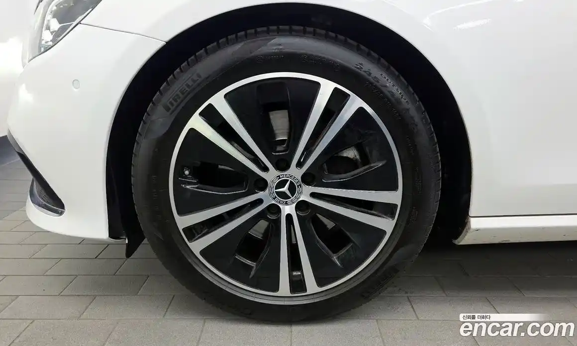 Mercedes-Benz E-Class 2021 2.0 автомат (гидро), фото 5