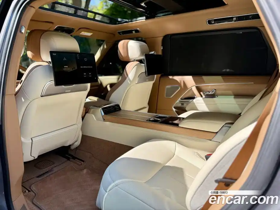 Land Rover Range Rover 2024 4.4 автомат (гидро), фото 14