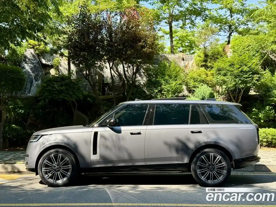 Land Rover Range Rover 2024 4.4 автомат (гидро), фото 4