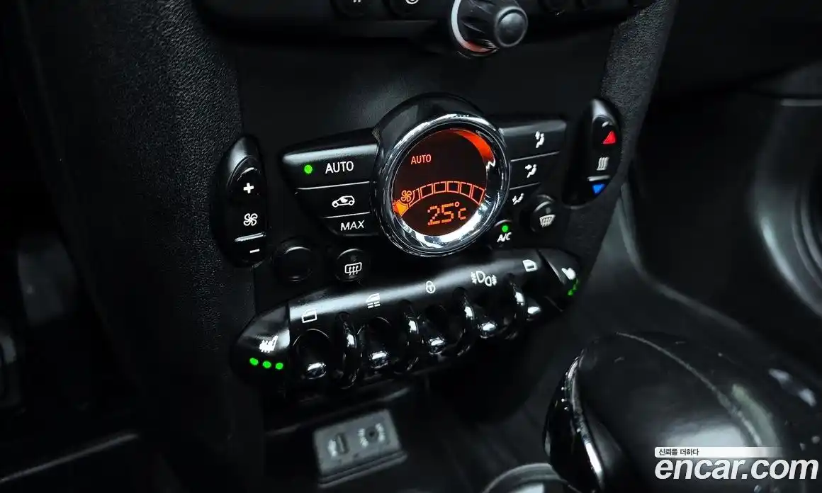 Mini Cooper Convertible 2015 1.6 автомат (гидро), фото 13