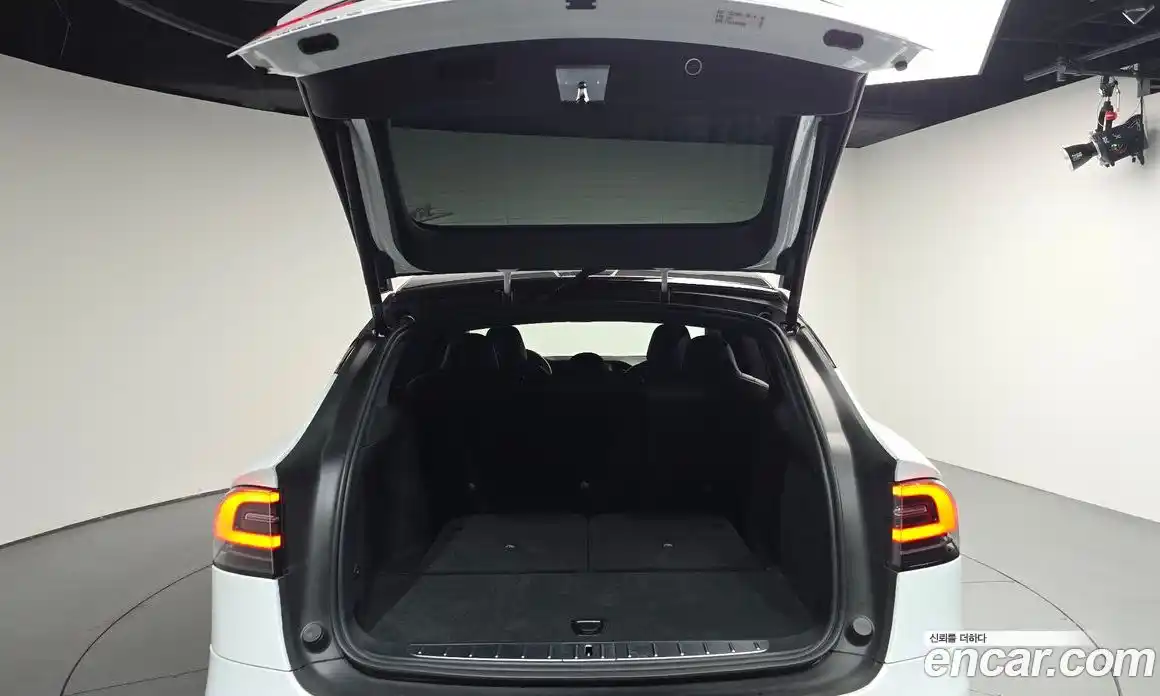 Tesla Model X 2018 0.3 автомат (гидро), фото 16 Tesla Model X 2018 0.3 автомат (гидро), фото 16